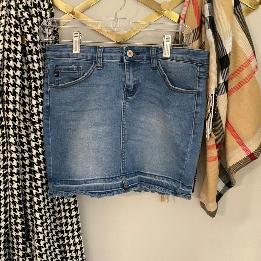 Kancan jean skirt.